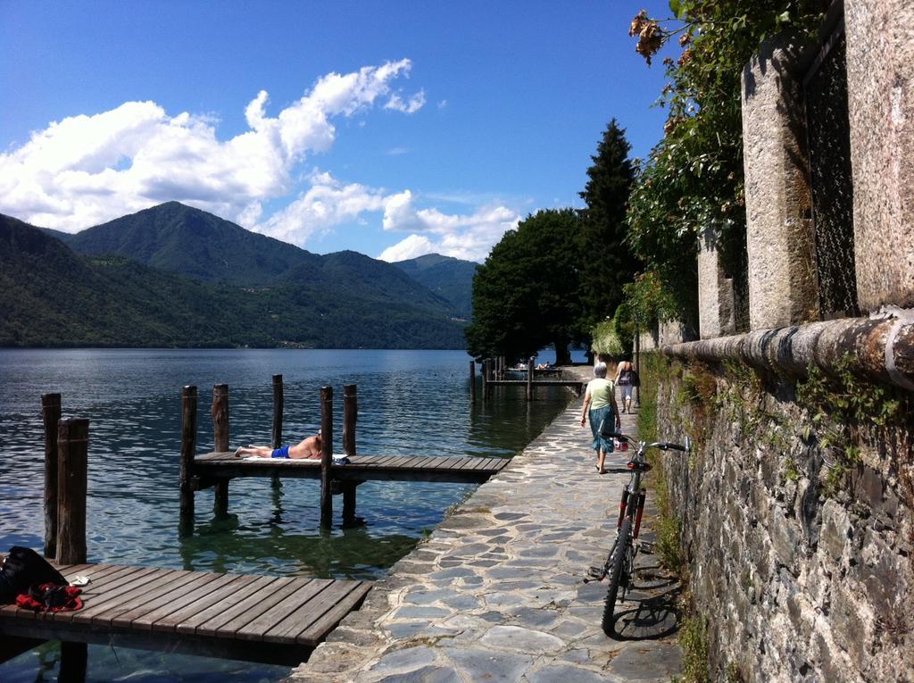 -Ortaflats- Appartamenti Imbarcadero & Palazzotto Орта-Сан-Джулио Номер фото